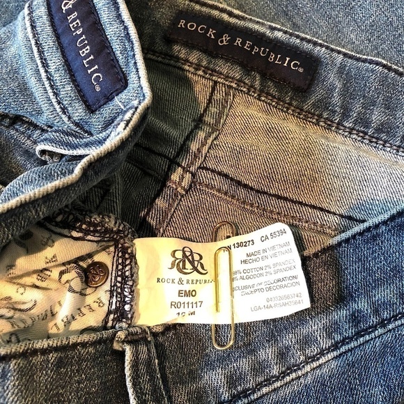 Rock & Republic Jeans Emo Mid Wash High Rise Ankle Slightly Distressed (10) - Picture 6 of 10